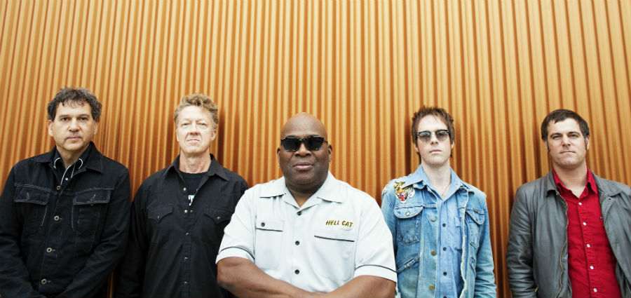 Barrence Whitfield & The Savages